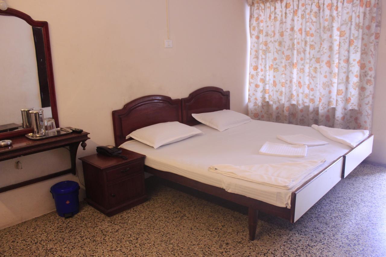 Hotel Keerthi Thiruvananthapuram Exterior foto