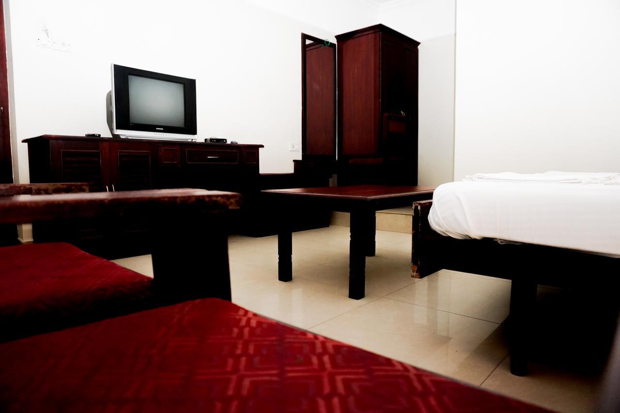 Hotel Keerthi Thiruvananthapuram Exterior foto